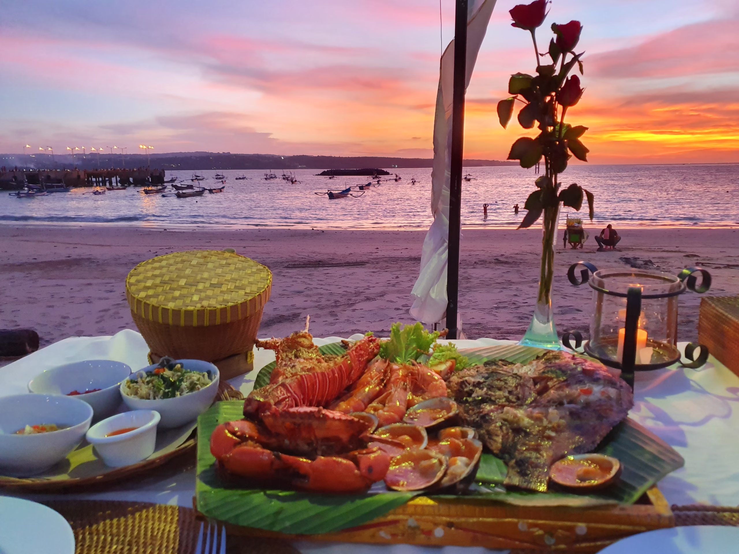 Tempat makan seafood murah di Bali yang menyajikan aneka hidangan laut dengan pemandangan laut langsung