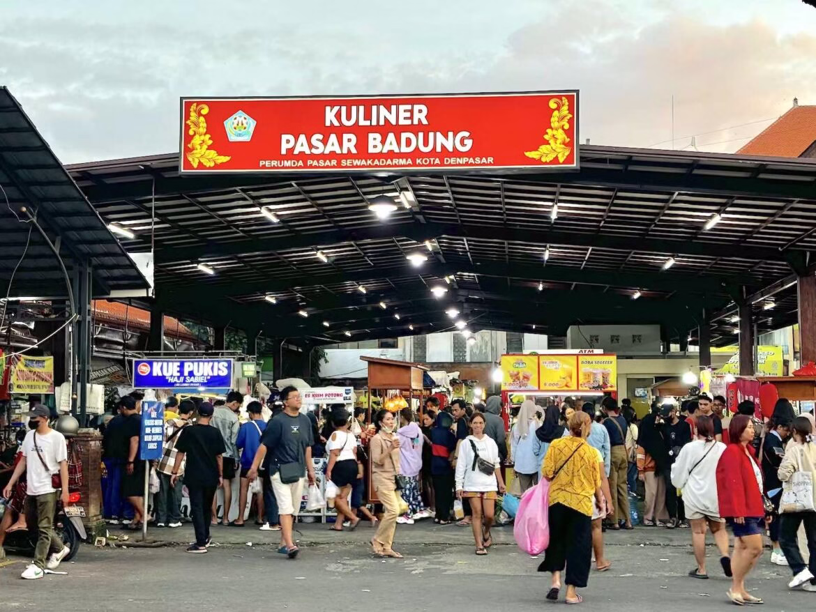 Pasar Badung pusat kuliner street food malam di Denpasar