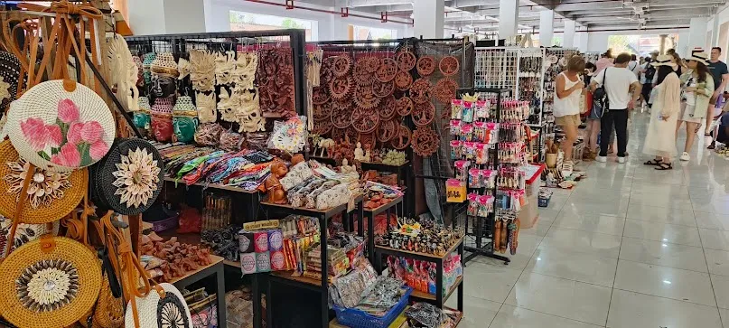 Pasar Seni Ubud sebagai Tempat Wisata Gratis di Bali untuk melihat kerajinan tangan tradisional